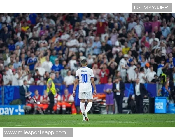 亚马尔若对阵切尔西戴帽将平追姆巴佩19岁欧冠进球纪录