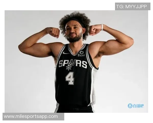 德里克怀特状态回暖却失绝杀三分20投7中贡献18分5篮板7助攻