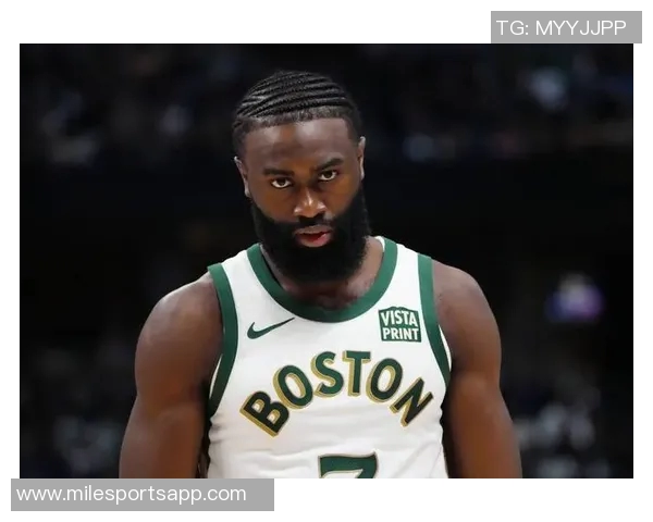 杰伦布朗强调季前赛首战防守重要性全力提升比赛节奏