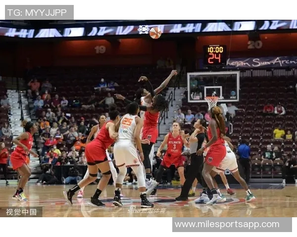 南加大与康涅狄格女篮对决全员穿科比球鞋展现致敬精神与团结力量 南加大与康涅狄格女篮对决全员穿科比球鞋展现致敬精神与团结力量