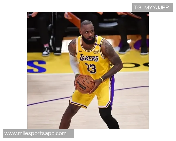 詹姆斯若不退役或将降薪留队湖人引发热议